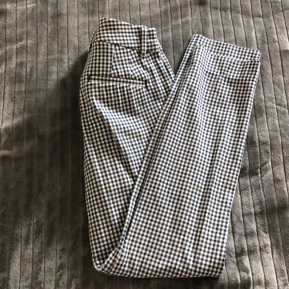 GAP JEANS wore once, mid-waist